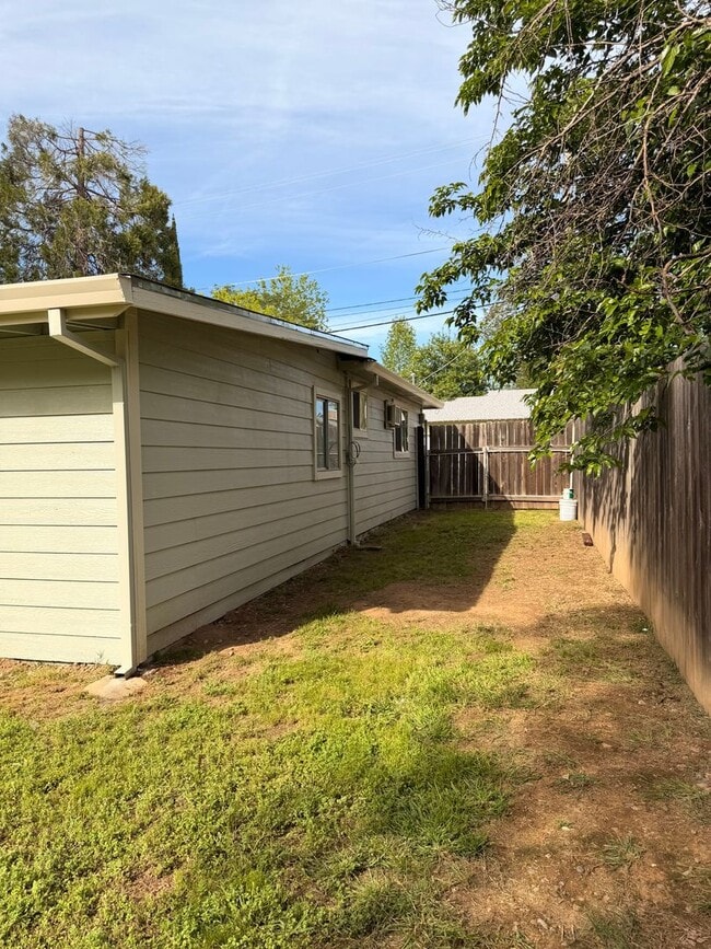Building Photo - 3346 Stingy Ln