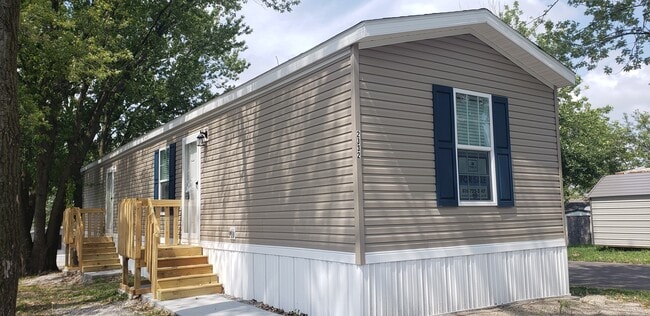 Building Photo - 2332 Catalpa St