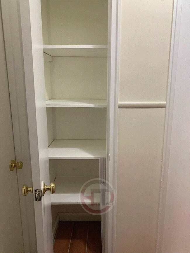 Foto del edificio - 854 Kinsella St