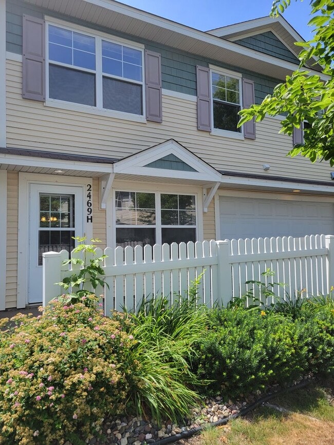 Foto del edificio - Middle Unit Townhouse