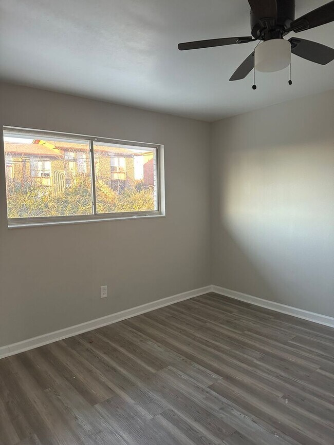 Building Photo - Quadplex in East Lake