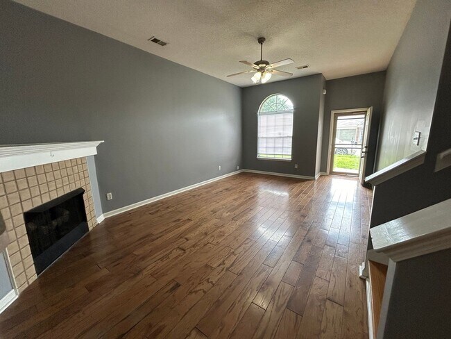 Building Photo - 6836 Kamali Ave