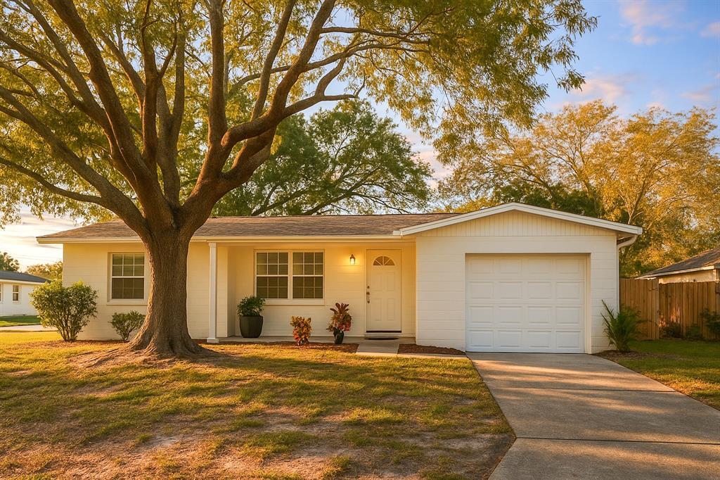 Foto principal - 5008 27th Ave W