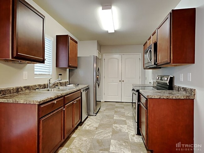 Building Photo - 300 Morning Star Dr