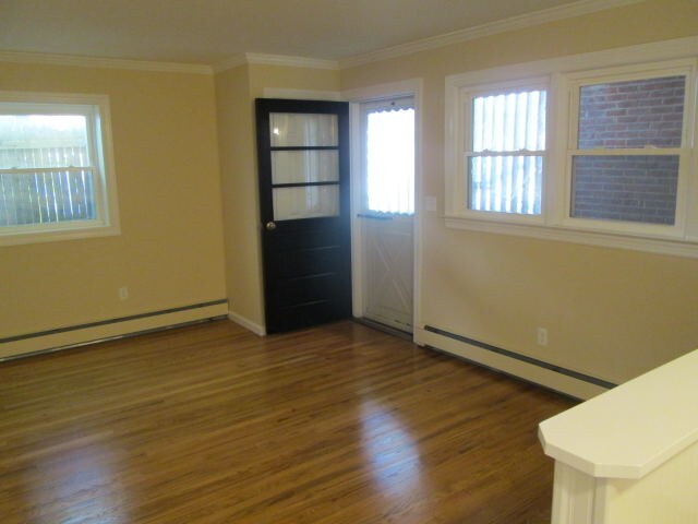 Foto del edificio - 1133-1135 Walt Whitman Rd