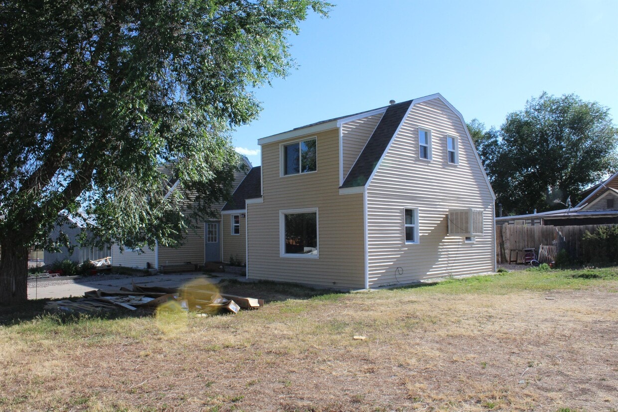 706 S 8th St, Thermopolis, WY 82443 Townhome Rentals in Thermopolis