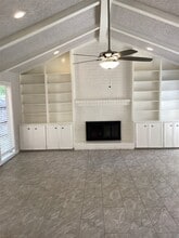 Building Photo - 7818 Vickijohn Dr