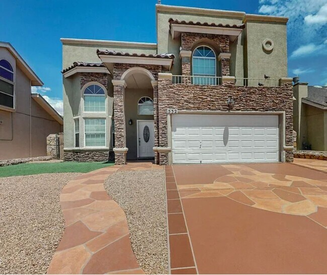 Foto del edificio - 4 BEDROOM 3 BATHROOM HOME! fully remodeled...