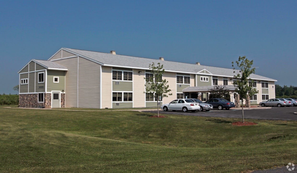 Primary Photo - Lucille Manor