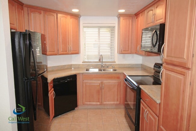 Building Photo - $2775 - ***MOVE IN BONUS - $250 OFF 1ST MO...