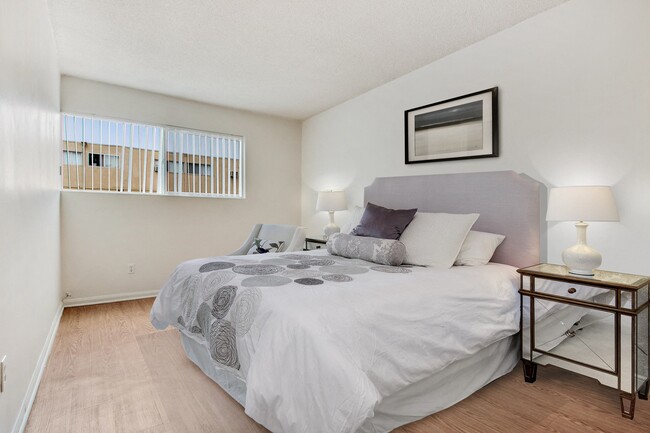 Building Photo - Kittridge Apartments