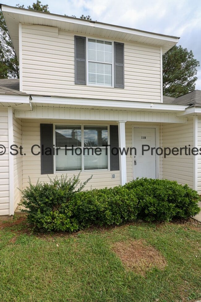 Foto del edificio - Totally Remodeled Tri-Plex in Lincoln School System