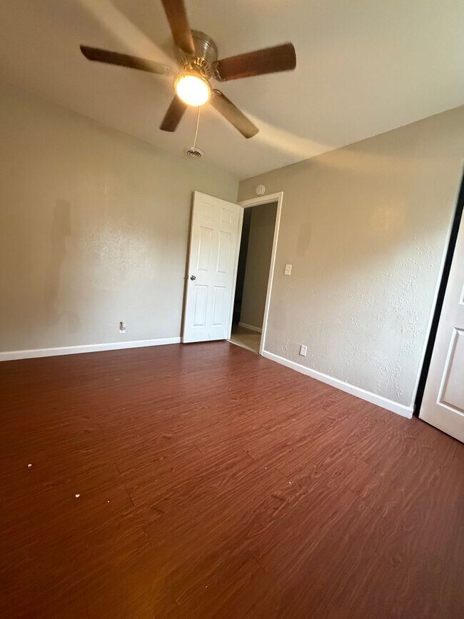 Building Photo - Section 8 approved 3 bedroom 1 bath home for rent