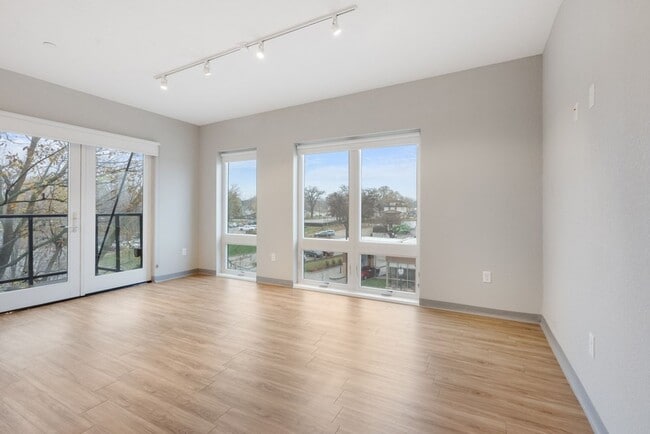 Interior Photo - Arabella: 200 W 1st St - Cedar Falls