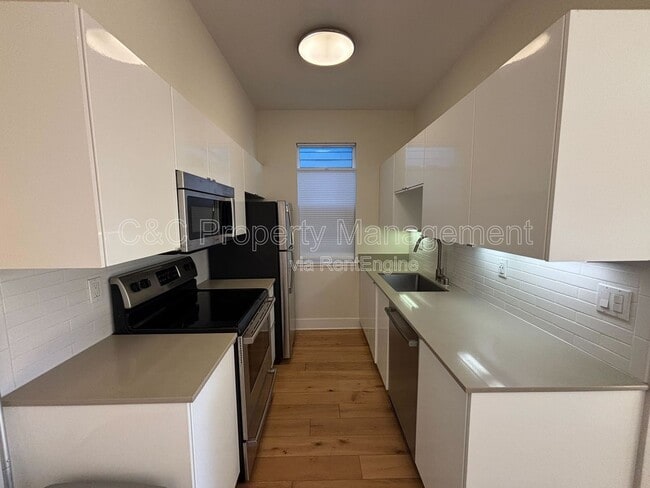 Foto del edificio - 75 Shoreline Ct