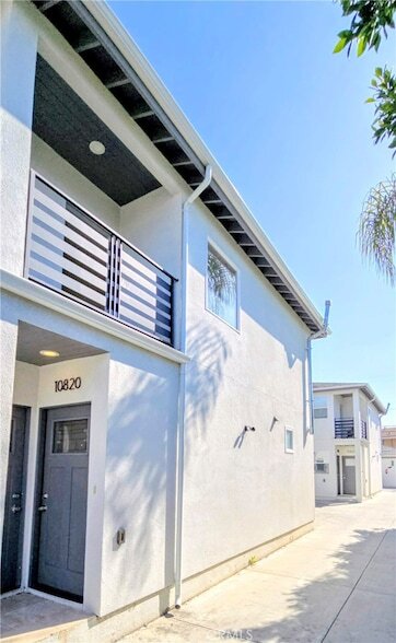 Foto del edificio - 10820 Long Beach Blvd