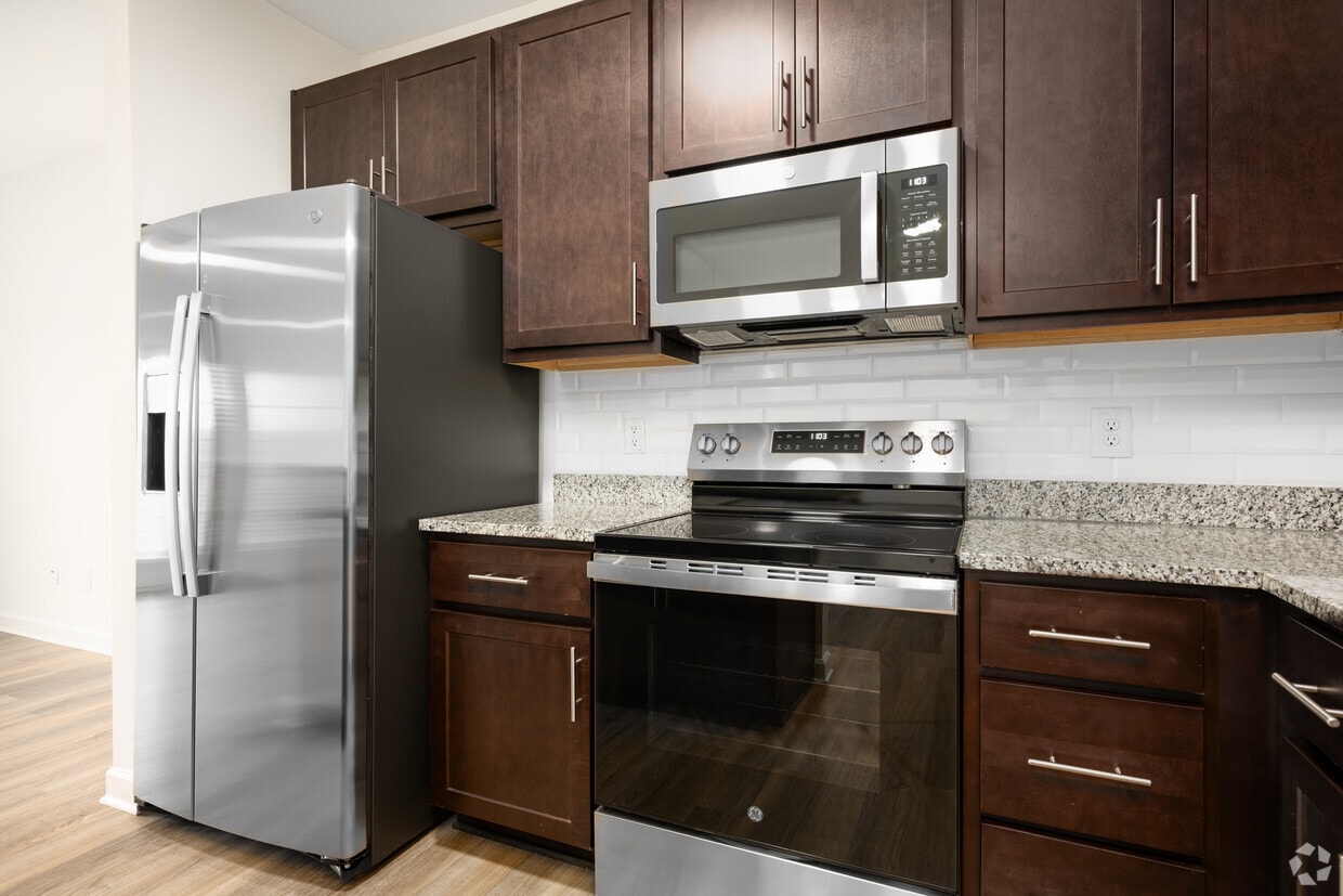 Primary Photo - Arrowhead Apartments