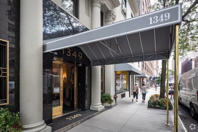 Foto del edificio - 1349-1355 Lexington Ave