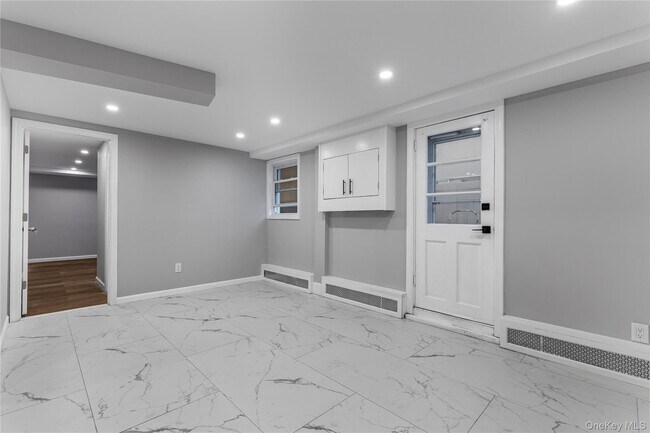 Foto del edificio - 840 E Broadway