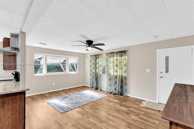 Foto del edificio - 11932 Coral Pl