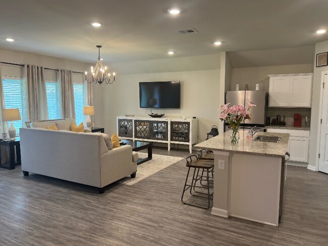 Foto del edificio - 713 Correns Ln