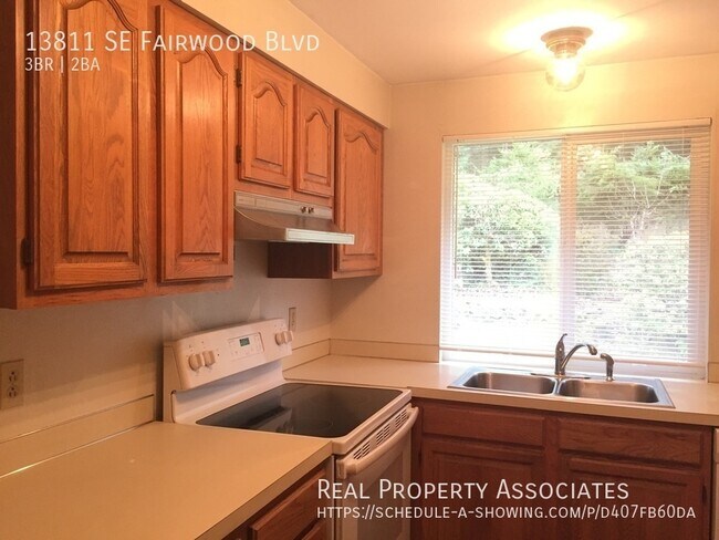 Foto del edificio - 13811 SE Fairwood Blvd