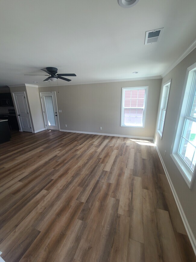 Great Room - 1004 Judah Bear Blvd