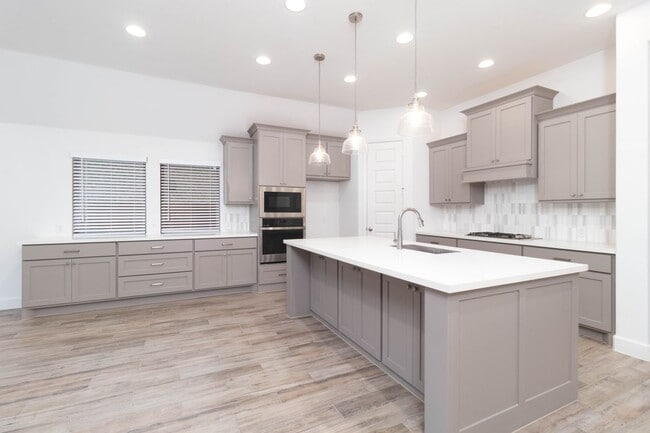 Building Photo - 27126 Spearbract Hollow Trl