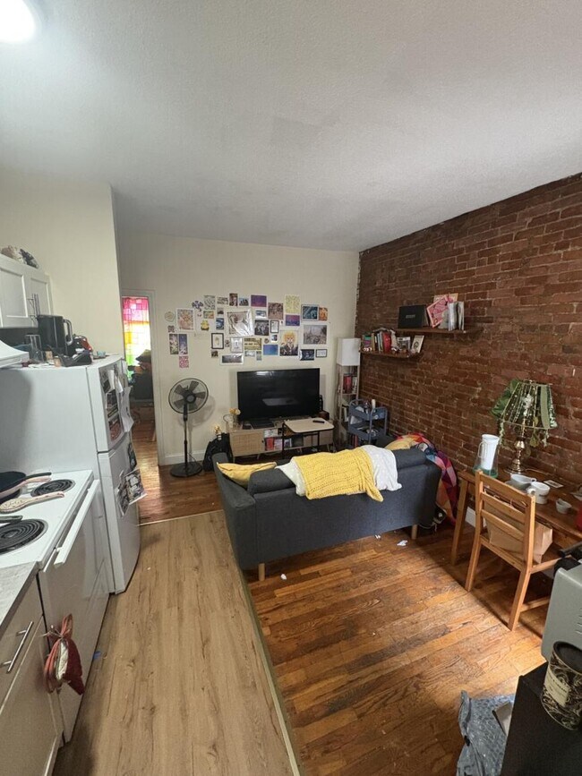 Building Photo - 2 bedroom in Boston MA 02115