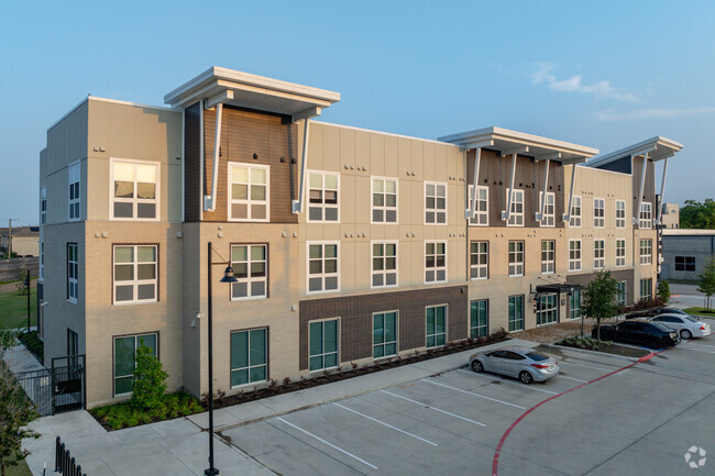 3101 McKinney St - Sunrise Lofts