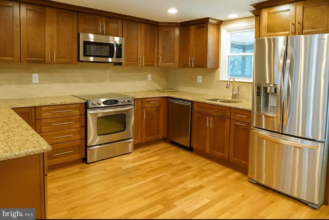 Foto del edificio - 410 W 11th Ave