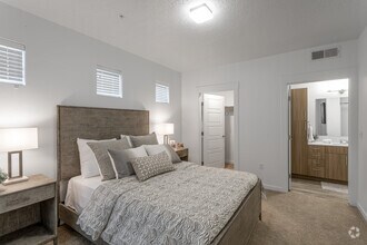 2BR, 2BA - 1,077SF - Village East Apartments & Townhomes