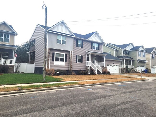 Building Photo - Stunning 4 Bedroom, 2.5 Bath Home Just 3 Blocks to Chesapeake Bay