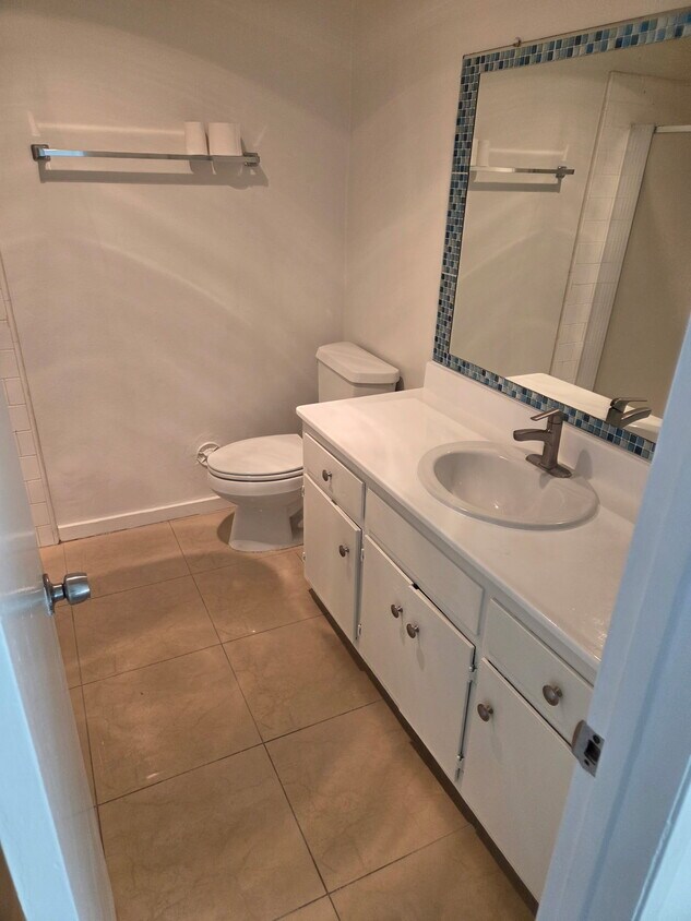 Foto del edificio - 3947 W 178th St