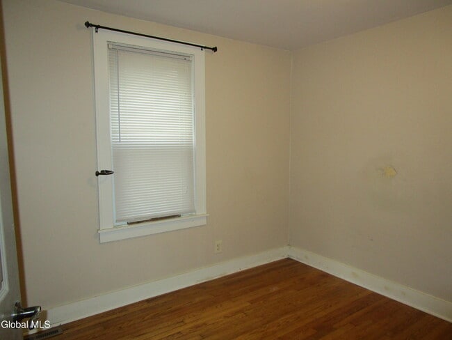 Building Photo - 1303 8th Ave