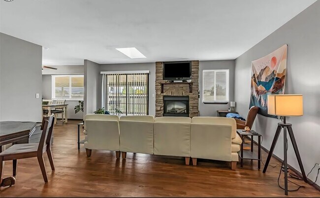 Foto del edificio - 217 W Linden Ave