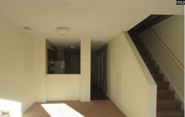 Building Photo - 9 Canterbury Ct