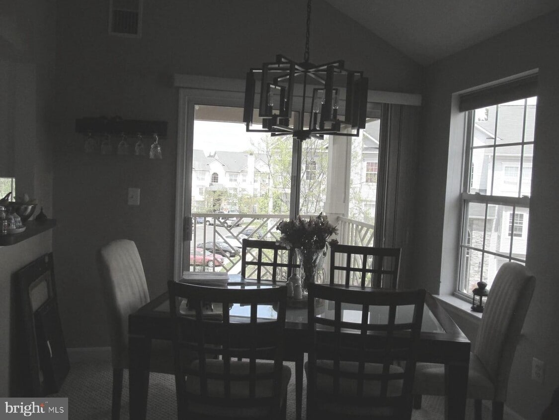 5947 Founders Hill Dr Unit 302, Alexandria, VA 22310 Apartment for