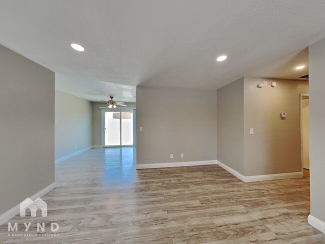 Foto del edificio - 3766 Lone Oak St