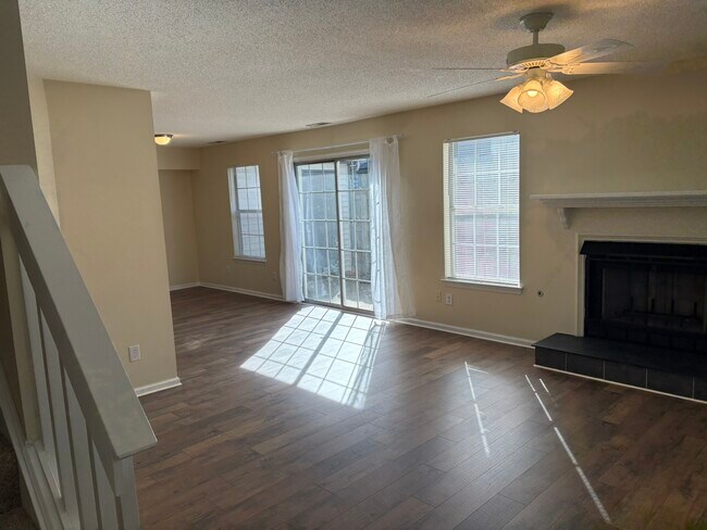 Foto del edificio - 4708 Shallowford Cir