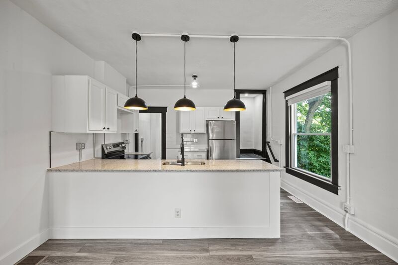 Foto principal - 945 E Whittier St