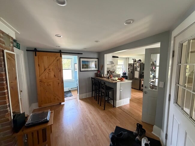 Open area entry/kitchen - 39 Maple St