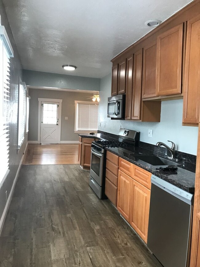 Foto del edificio - 2 bedroom House in Oakland - Coming soon!