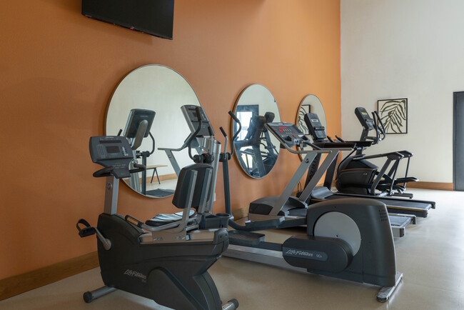 Gimnasio | Apartamentos en Mira Vista Hills| Apartamentos en alquiler en Antioch, CA - Mira Vista Hills