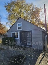 Building Photo - 3009 W Overland Rd