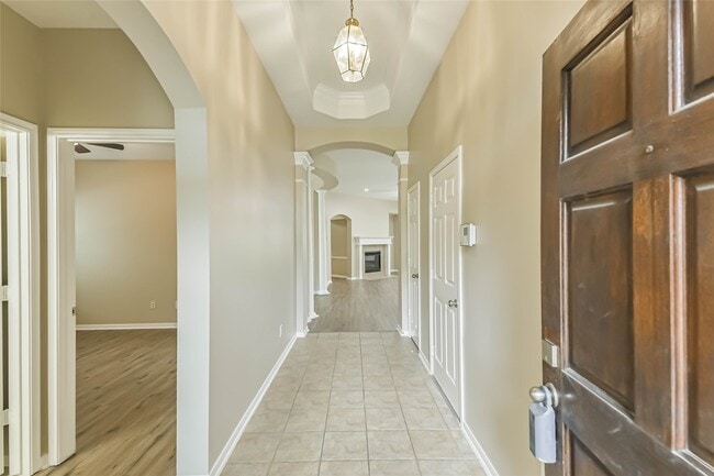 Building Photo - 10542 Oleander Point Dr