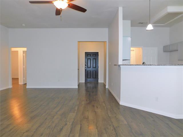 Building Photo - 2400 Westheimer Rd
