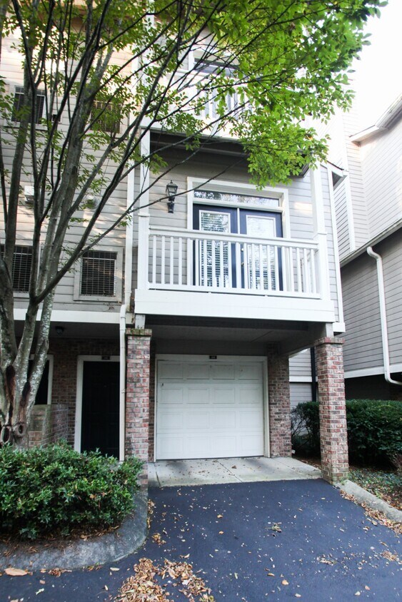 2011 Stokes Ln, Nashville, TN 37215 Condo for Rent in Nashville, TN