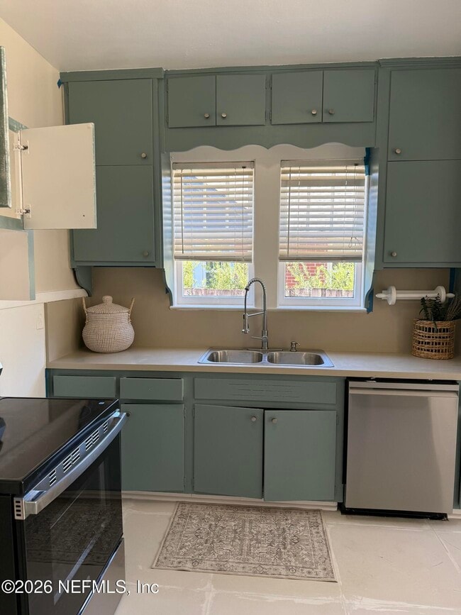 Building Photo - 1125 Inwood Terrace