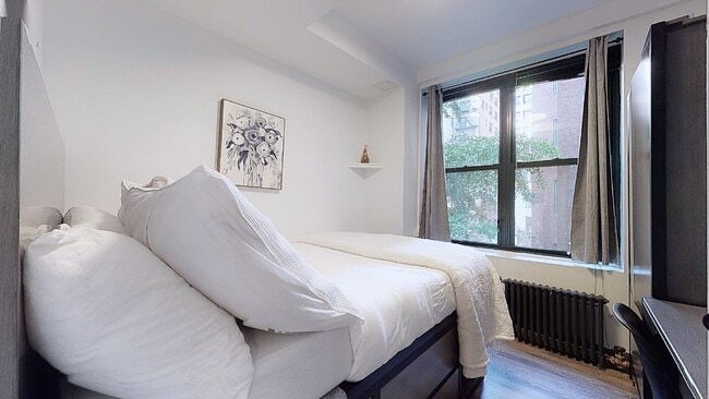 Building Photo - Short term Furnished Rental in Doorman Building